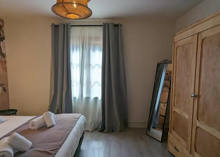 Holiday home La Maison Des Potiers Avec Terrasse Et Parking